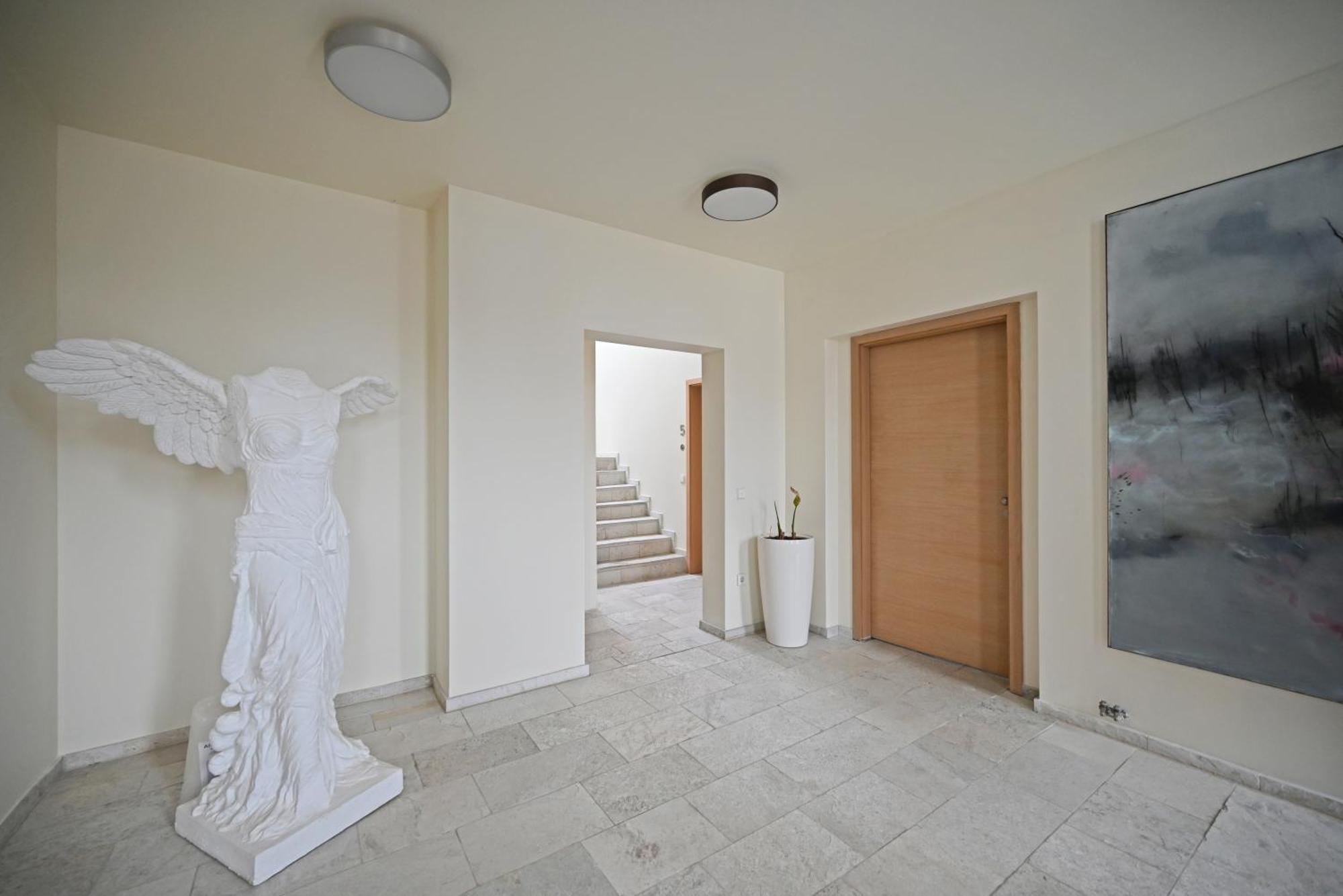 Modernes & Gepflegtes Hotelzimmer Mit Kueche! Bernstadt  Zewnętrze zdjęcie